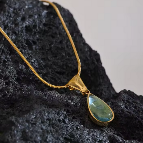Emerald Dew Necklace