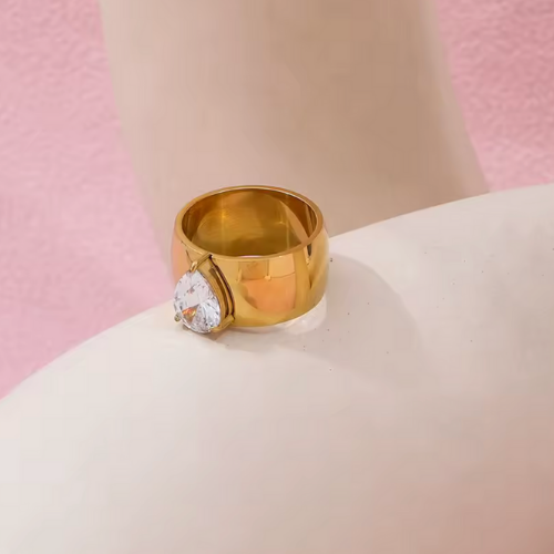 Teardrop Majesty Ring