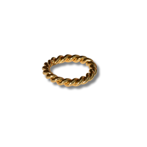 Ariana Ring