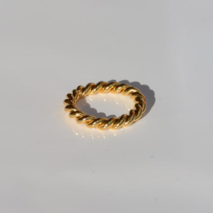 Ariana Ring