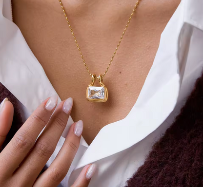 Élan Rectangular Necklace